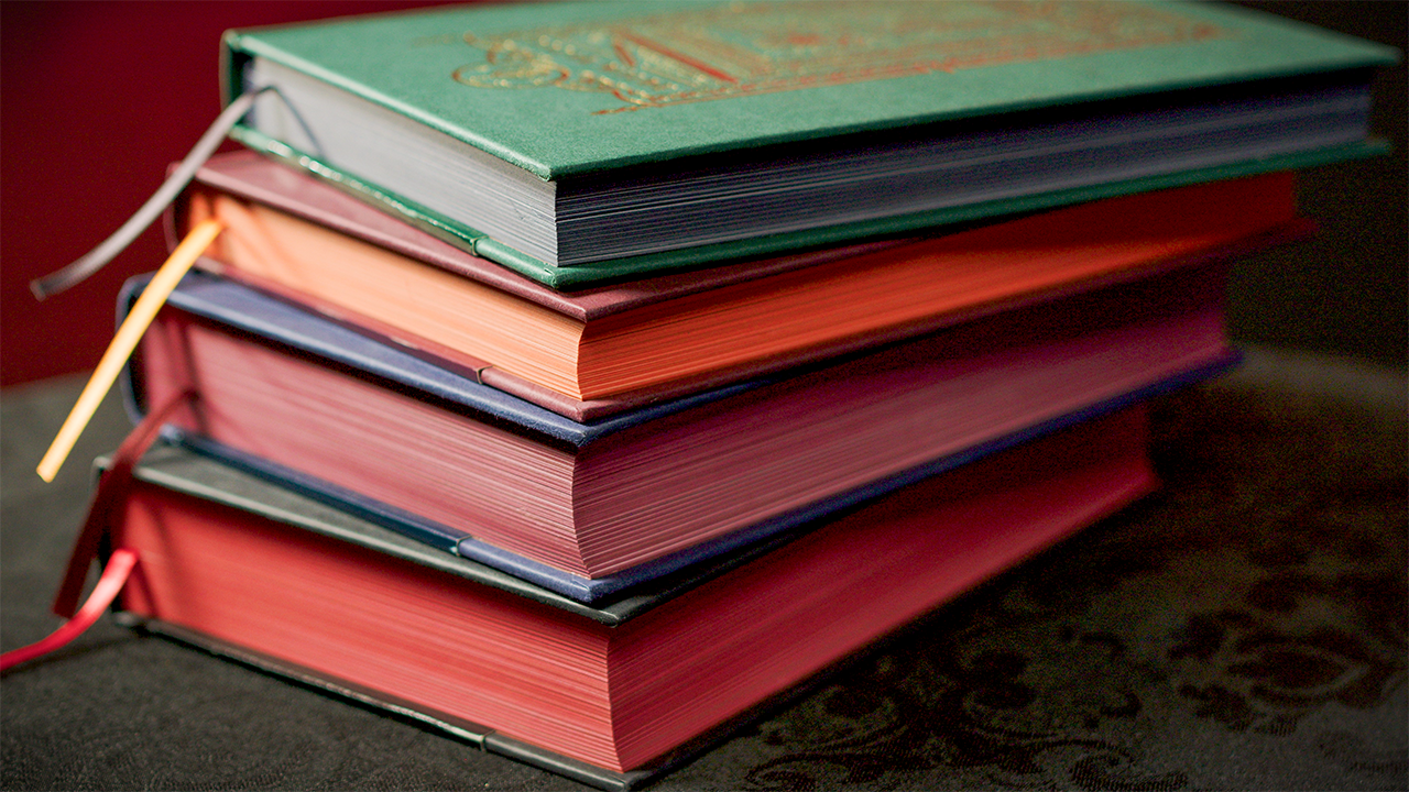 Harper Muse Classics: The Gothic Chronicles Collection